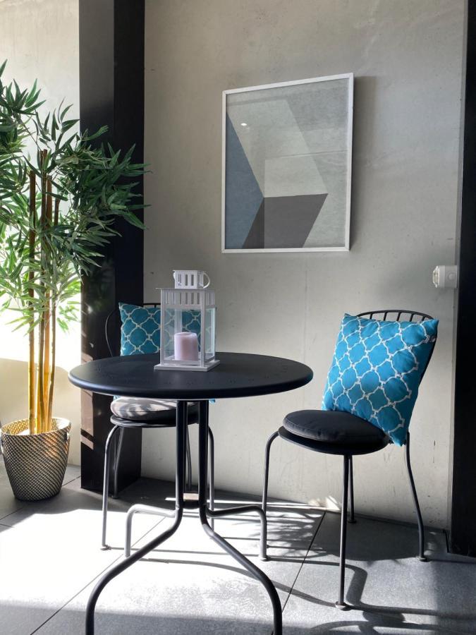 Midnight Luxe 1Br 1Bath Apartment 104 In The Heart Of Braddon Pool Sauna Secure Parking Wine Wifi Canberra Ngoại thất bức ảnh