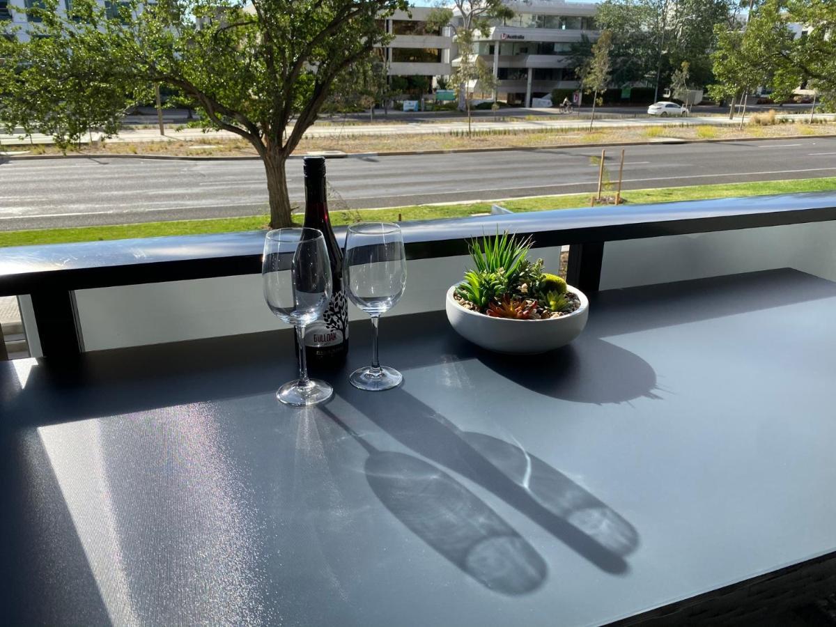 Midnight Luxe 1Br 1Bath Apartment 104 In The Heart Of Braddon Pool Sauna Secure Parking Wine Wifi Canberra Ngoại thất bức ảnh