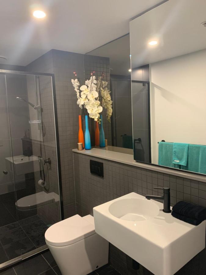 Midnight Luxe 1Br 1Bath Apartment 104 In The Heart Of Braddon Pool Sauna Secure Parking Wine Wifi Canberra Ngoại thất bức ảnh