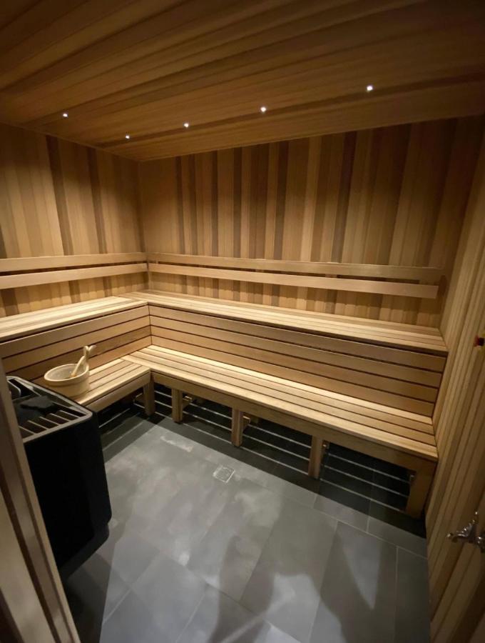 Midnight Luxe 1Br 1Bath Apartment 104 In The Heart Of Braddon Pool Sauna Secure Parking Wine Wifi Canberra Ngoại thất bức ảnh