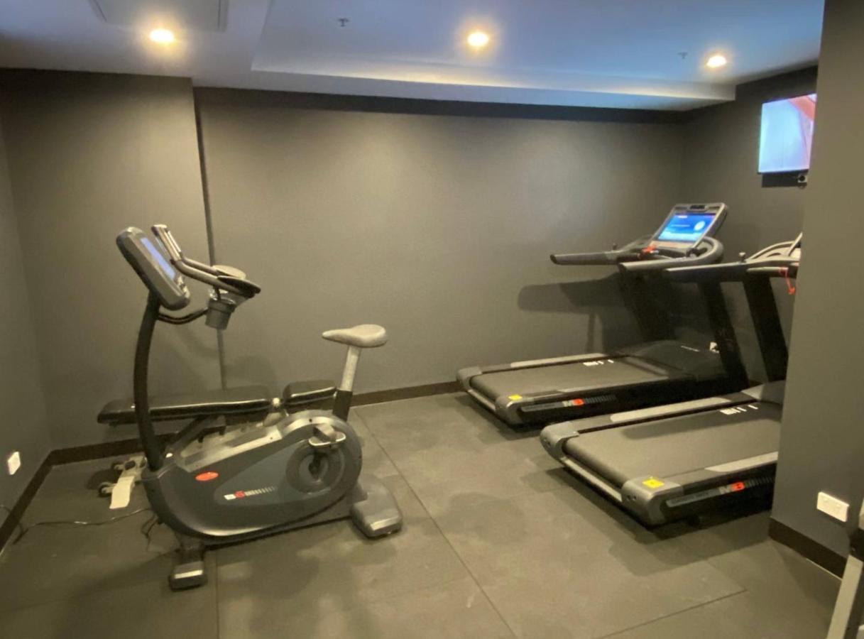 Midnight Luxe 1Br 1Bath Apartment 104 In The Heart Of Braddon Pool Sauna Secure Parking Wine Wifi Canberra Ngoại thất bức ảnh