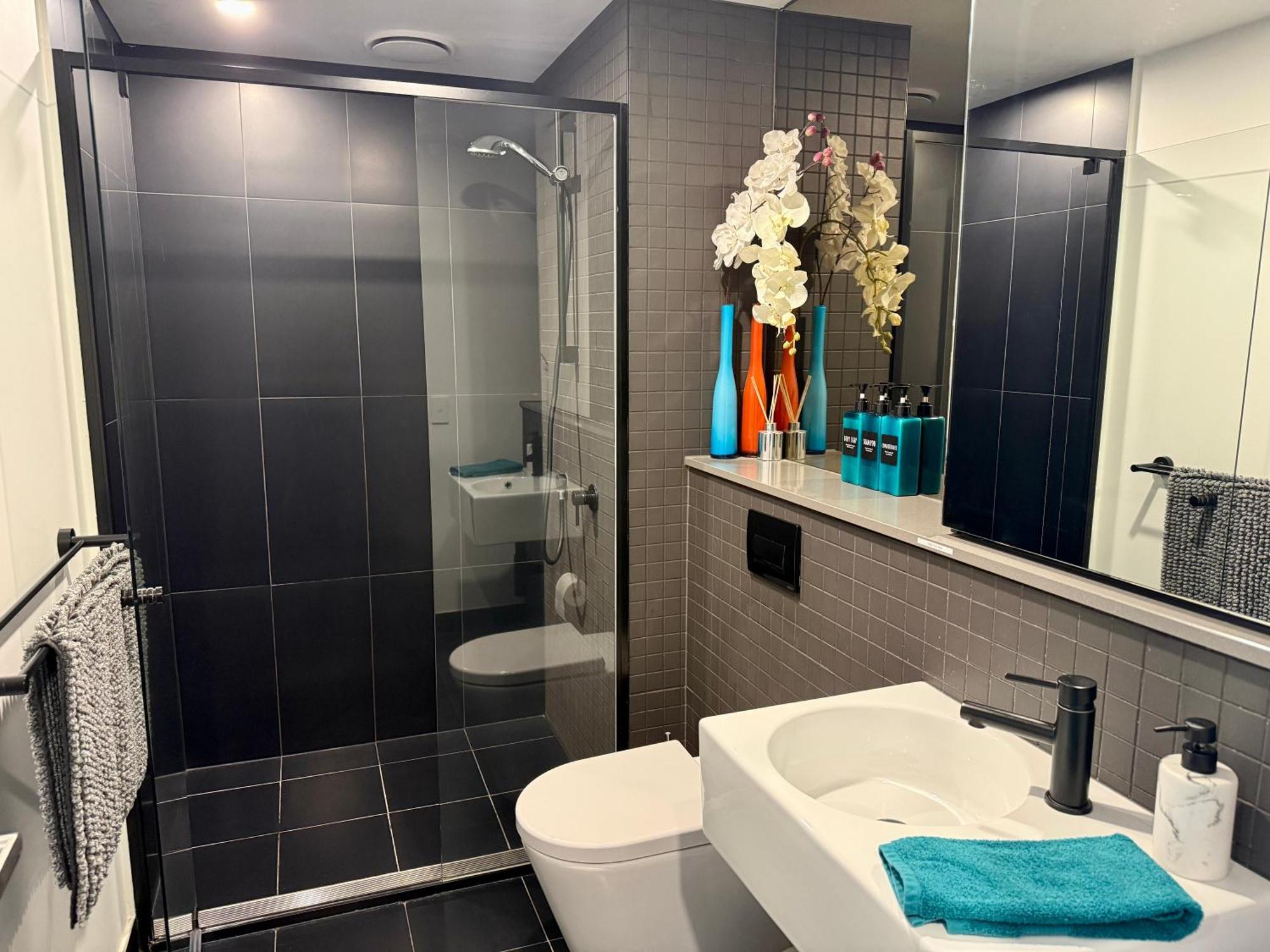 Midnight Luxe 1Br 1Bath Apartment 104 In The Heart Of Braddon Pool Sauna Secure Parking Wine Wifi Canberra Ngoại thất bức ảnh
