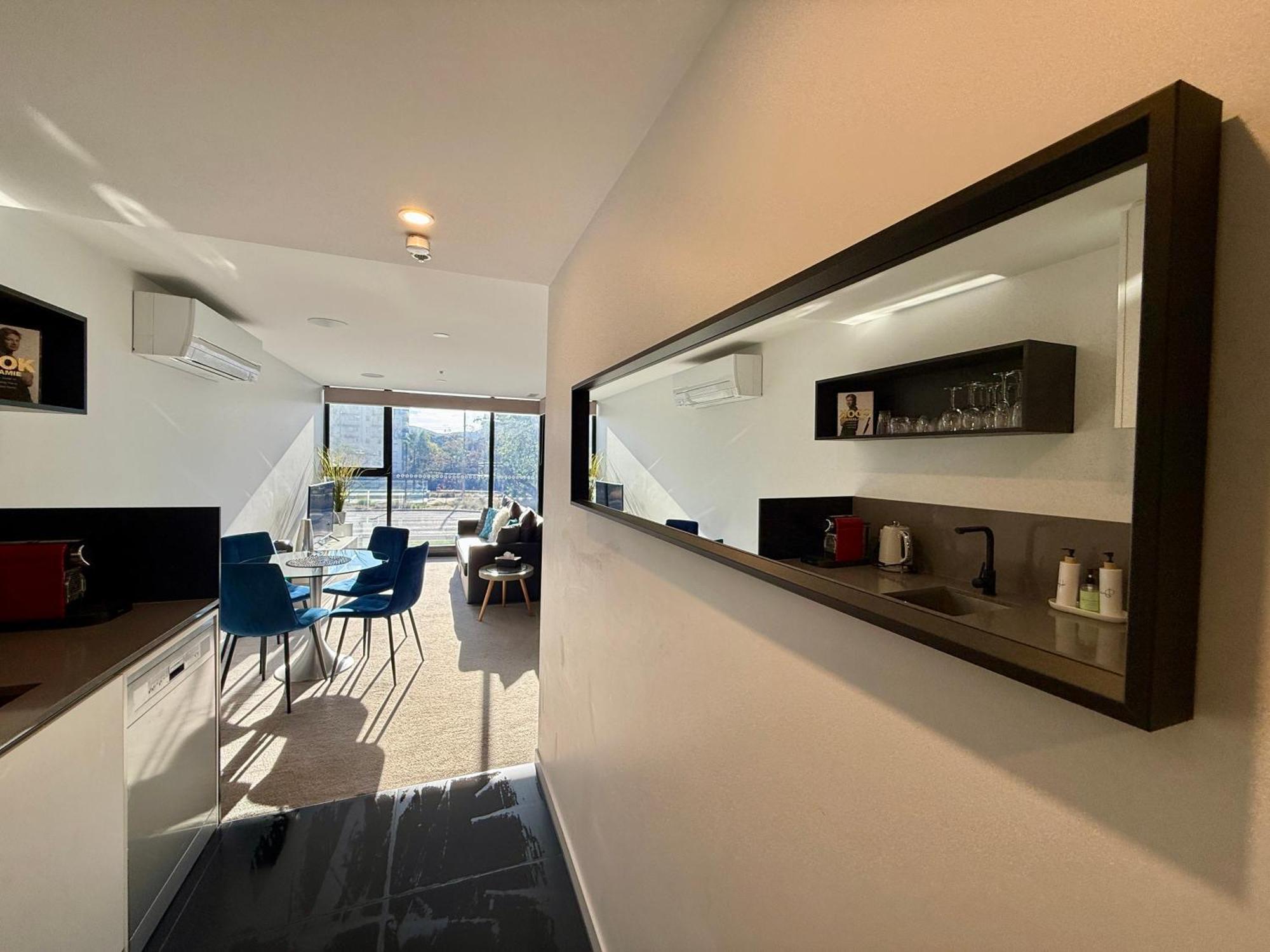 Midnight Luxe 1Br 1Bath Apartment 104 In The Heart Of Braddon Pool Sauna Secure Parking Wine Wifi Canberra Ngoại thất bức ảnh