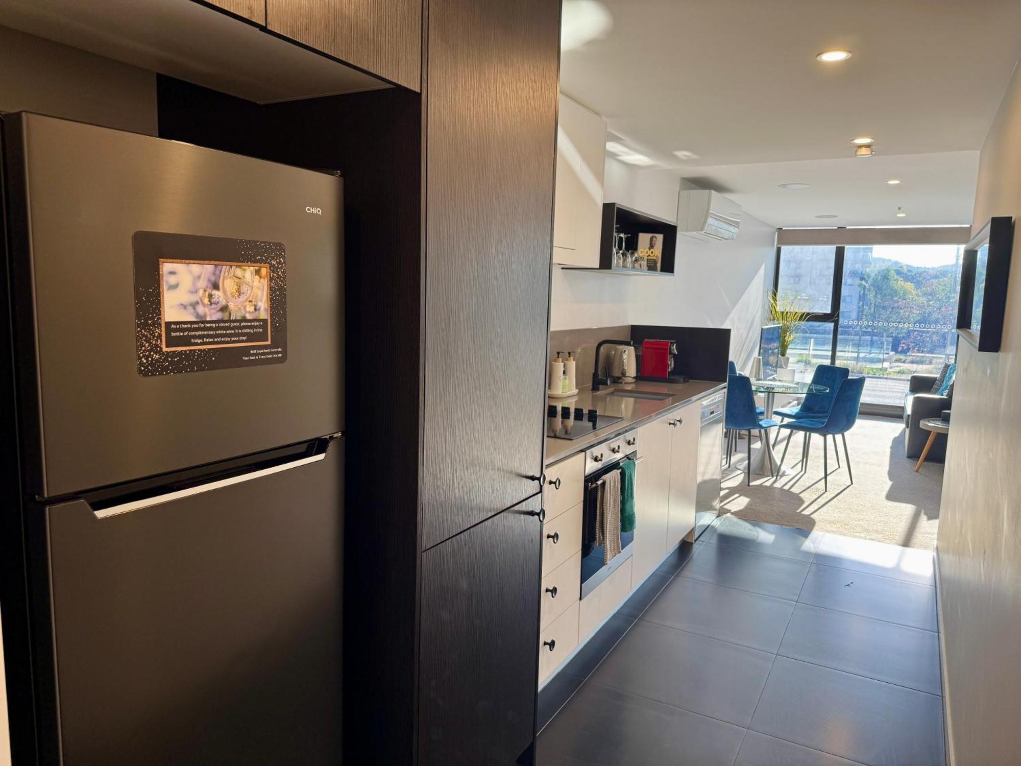 Midnight Luxe 1Br 1Bath Apartment 104 In The Heart Of Braddon Pool Sauna Secure Parking Wine Wifi Canberra Ngoại thất bức ảnh