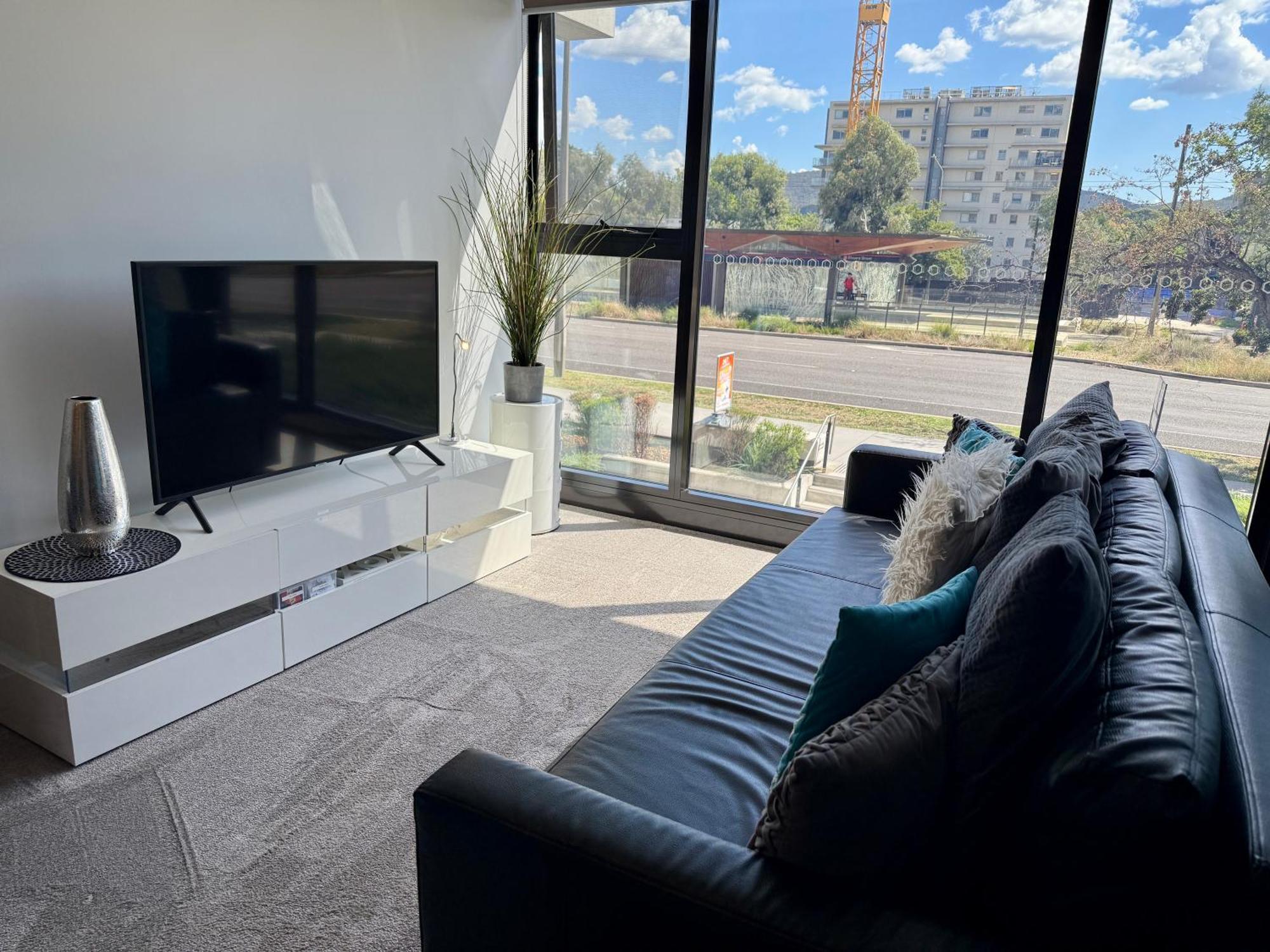 Midnight Luxe 1Br 1Bath Apartment 104 In The Heart Of Braddon Pool Sauna Secure Parking Wine Wifi Canberra Ngoại thất bức ảnh