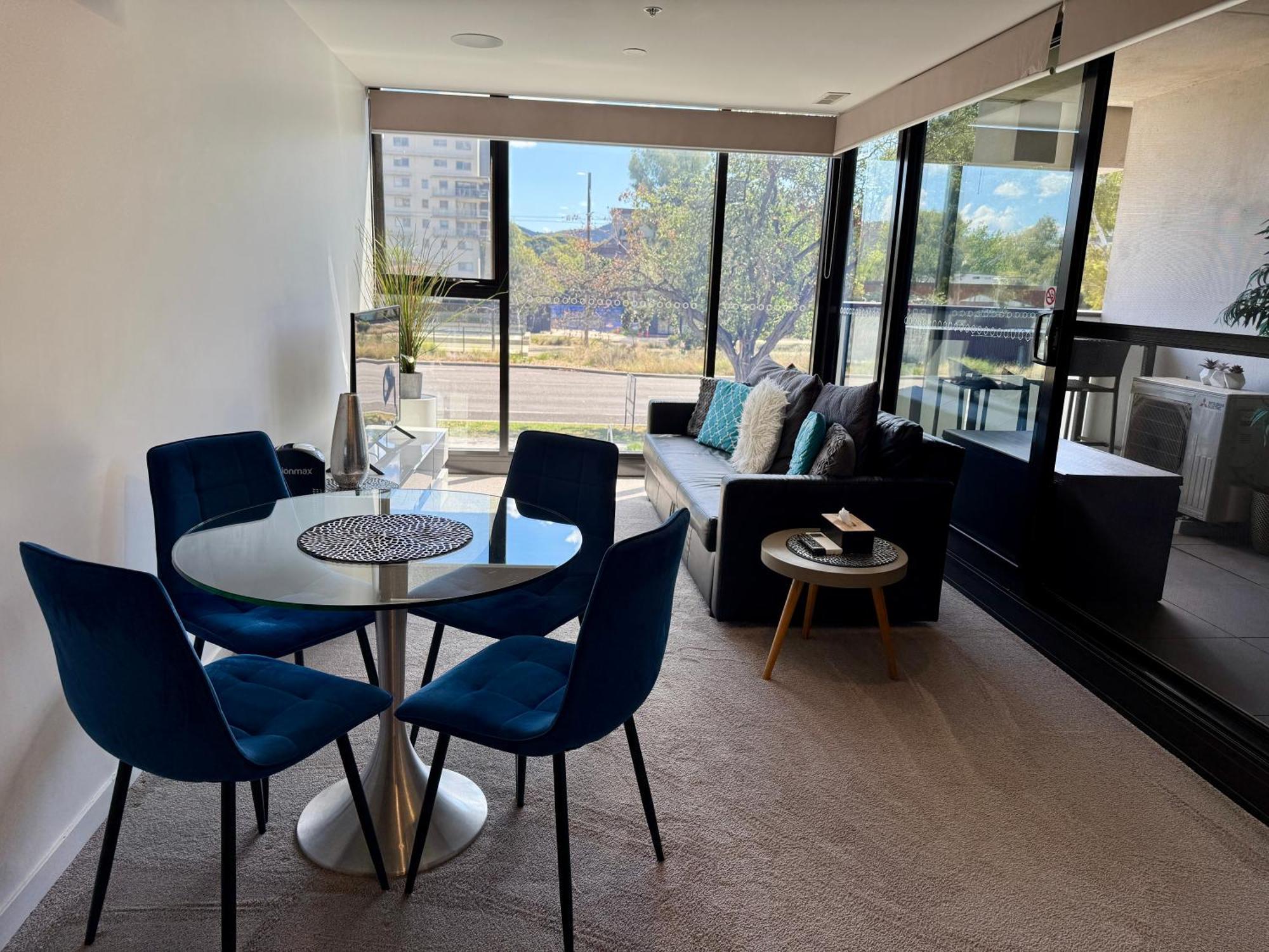 Midnight Luxe 1Br 1Bath Apartment 104 In The Heart Of Braddon Pool Sauna Secure Parking Wine Wifi Canberra Ngoại thất bức ảnh