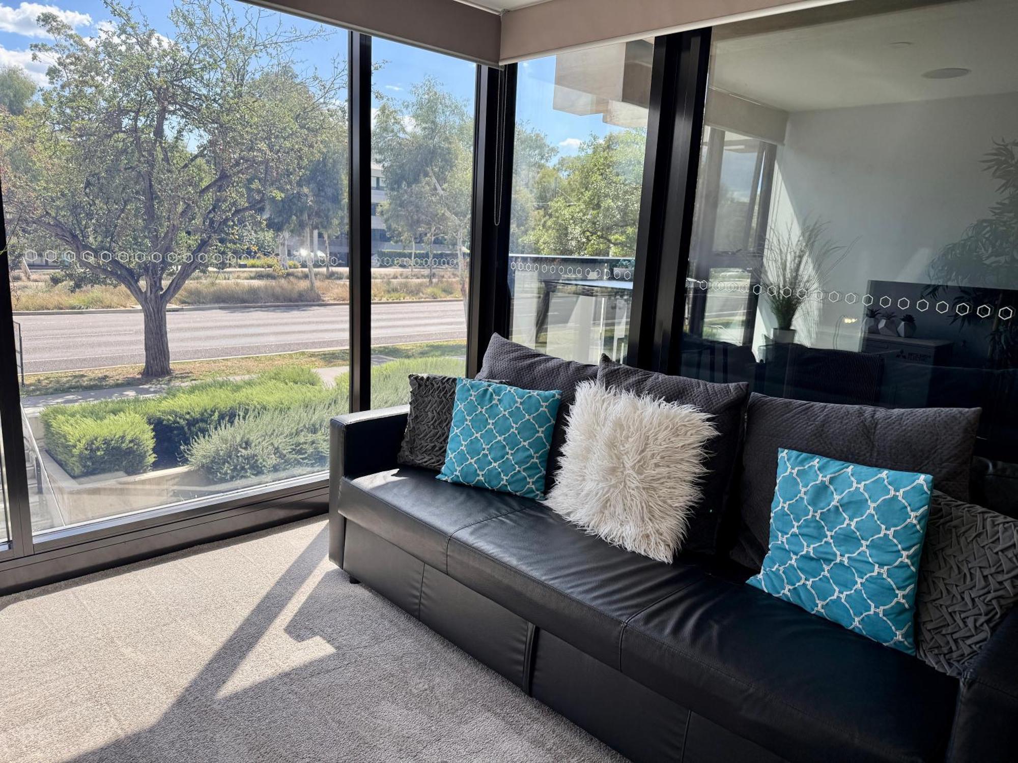 Midnight Luxe 1Br 1Bath Apartment 104 In The Heart Of Braddon Pool Sauna Secure Parking Wine Wifi Canberra Ngoại thất bức ảnh