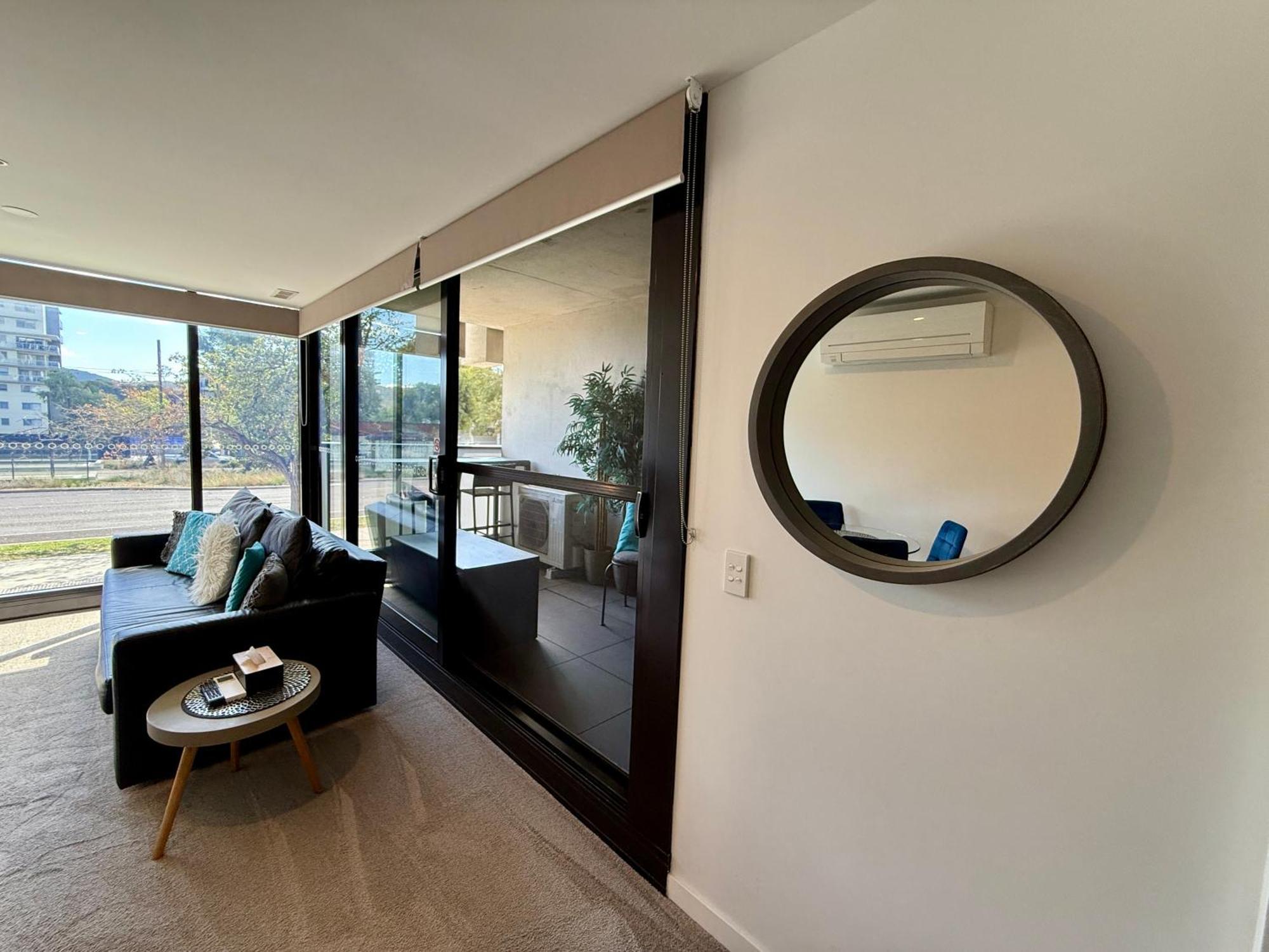 Midnight Luxe 1Br 1Bath Apartment 104 In The Heart Of Braddon Pool Sauna Secure Parking Wine Wifi Canberra Ngoại thất bức ảnh
